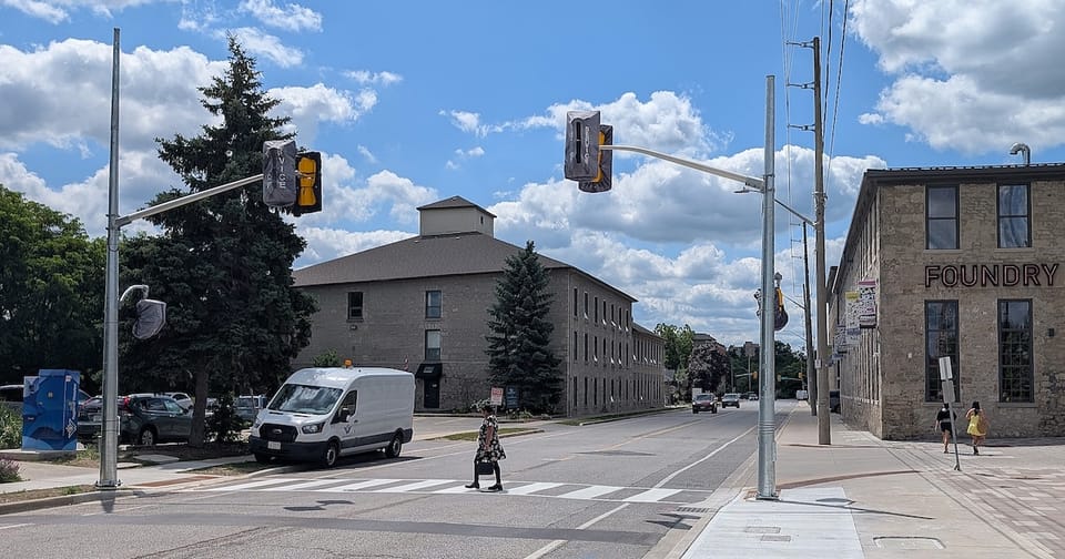 Pedestrian crossing of Grand Avenue in Galt area of Cambridge. Photo credit Keegan Kozolanka / CambridgeToday